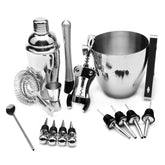 Kit cocktail barman complet avec shaker, seau à glace, tire-bouchon et accessoires en acier inoxydable sur fond blanc.