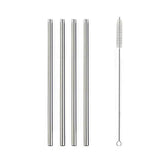 Lot de quatre mini pailles cocktail en acier inoxydable avec leur goupillon de nettoyage, présentées sur fond blanc.