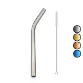 Paille pour smoothie en inox argenté livrée avec son écouvillon de nettoyage, sur fond blanc, présentée à côté des quatre coloris disponibles.