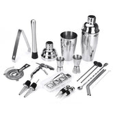 Ensemble complet du kit cocktail professionnel en inox : shaker, doseurs, pince, pilon, passoire, tire-bouchon, verseurs, glaçons réutilisables, pailles et cuillère.