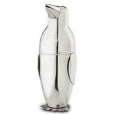 Shaker à cocktail design pingouin en inox poli, vue complète assemblée sur fond blanc.