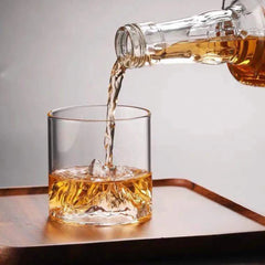 Verre a Whisky Montagne - Service d'un Whisky
