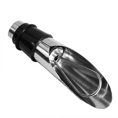 Bec verseur anti-goutte pour vin en acier inoxydable, présenté seul sur fond blanc.