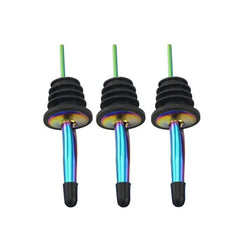 Lot de 3 becs verseurs cocktail iridescents avec embout en caoutchouc noir, présentés sur fond blanc