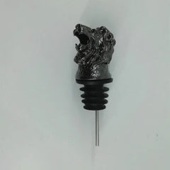 Bec verseur tête de lion en finition noire gunmetal, vue de profil sur fond gris