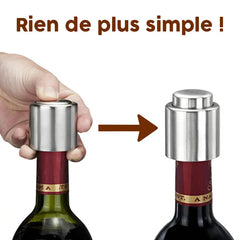 Illustration du mode d'emploi Rien de plus simple montrant comment enfoncer le bouchon sous vide sur le goulot de la bouteille.