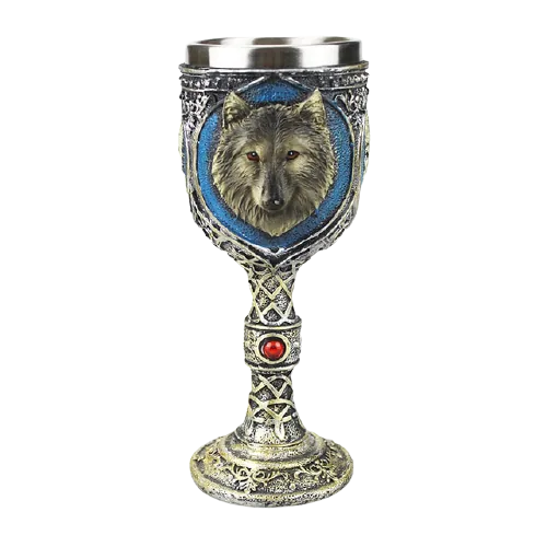 Calice Loup au design fantastique avec tête de loup sculptée, présenté sur fond transparent