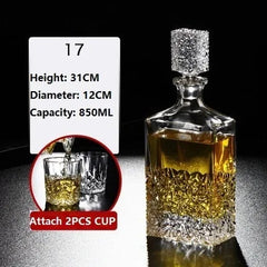 Fiche dimensions d'une carafe carrée à motif givré étincelant et bouchon en cristal brut, hauteur 31 cm, diamètre 12 cm, capacité 850 ml.