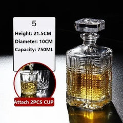 Fiche dimensions d'une carafe à rayures verticales gravées et bouchon octogonal, hauteur 21,5 cm, diamètre 10 cm, capacité 750 ml.