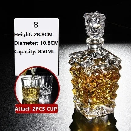 Fiche dimensions d'une carafe entièrement recouverte d'un relief cristallin et bouchon en forme de rosette, hauteur 28,8 cm, diamètre 10,8 cm, capacité 850 ml.