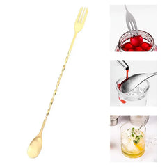 Collage montrant la cuillère à cocktail dorée et ses usages : cerises, versement de sirop, décoration d'un mojito
