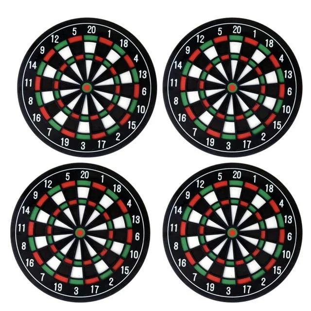 Vue de face des quatre dessous de verre originaux au motif cible de fléchettes disposés en carré sur fond blanc