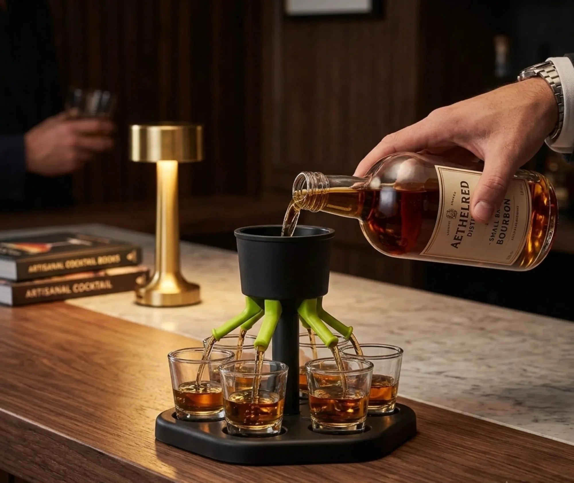 Dégustation de bourbon servi simultanément dans les 6 verres du distributeur, ambiance salon