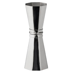 Doseur à cocktail en inox photographié en packshot sur fond blanc, avec sa forme diabolo à pans coupés octogonaux.