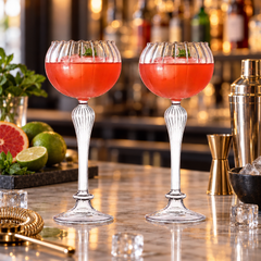 Lot de 2 Verres à Cocktail Vintage Colonne Romaine - mise en scène bar