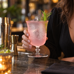 Verre à Cocktail Soufflé Bouche — 240 ou 310 ml - en situation d'utilisation