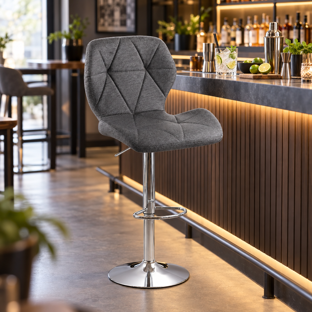 Chaise de Bar Grise Pivotante en Métal - mise en scène bar
