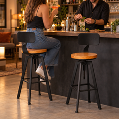Set de 2 Tabourets de Bar Réglables en Hauteur - en situation d'utilisation