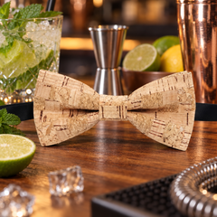 Nœud papillon en liège tendance pour homme - mise en scène bar