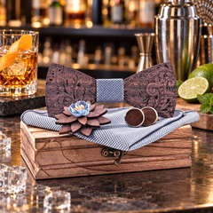 Noeud Papillon Gris en Bois - mise en scène bar