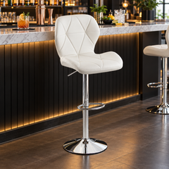 Chaise de Bar Blanche Pivotante en Métal - mise en scène bar