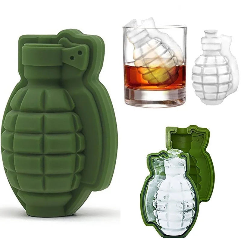 Collage de trois photos du moule à glaçons Grenade : moule fermé, glaçon en forme de grenade dans un verre de whisky et moule ouvert avec son glaçon
