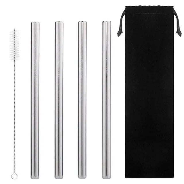 Kit de quatre grandes pailles larges et droites en inox avec goupillon de nettoyage et pochette de rangement noire.