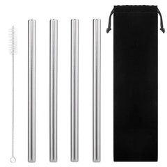 Kit de quatre grandes pailles larges et droites en inox avec goupillon de nettoyage et pochette de rangement noire.