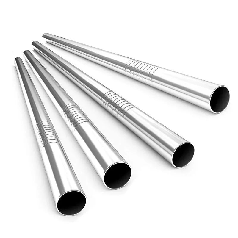 Vue macro en gros plan des embouts arrondis de plusieurs grandes pailles en inox brillant, mettant en valeur leur finition polie.