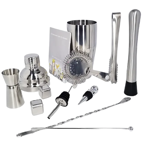 Accessoires du kit cocktail avec livret de recettes, doseur, passoire à glaçons et pince à glace