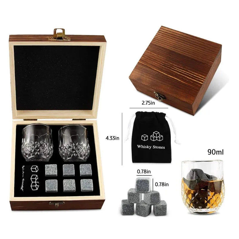 Schéma des dimensions du kit de verres à whisky avec 6 pierres : coffret en bois, pochette Whisky Stones, pierres et verre de 90ml
