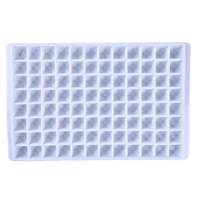 Moule à mini glaçons en silicone blanc vu de dessus
