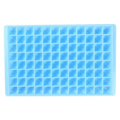 Moule à mini glaçons en silicone bleu vu de dessus