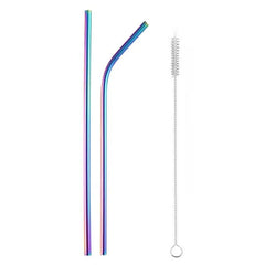 Deux pailles cocktail irisées multicolores, droite et courbée, avec leur brosse de nettoyage