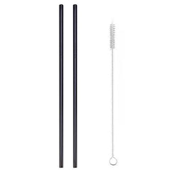 Deux pailles cocktail en inox noir mat accompagnées de leur goupillon de nettoyage sur fond blanc