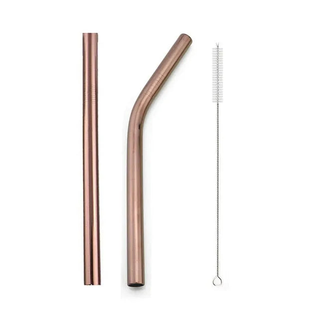 Deux pailles smoothie en inox coudées de couleur cuivre rosé avec goupillon de nettoyage sur fond blanc