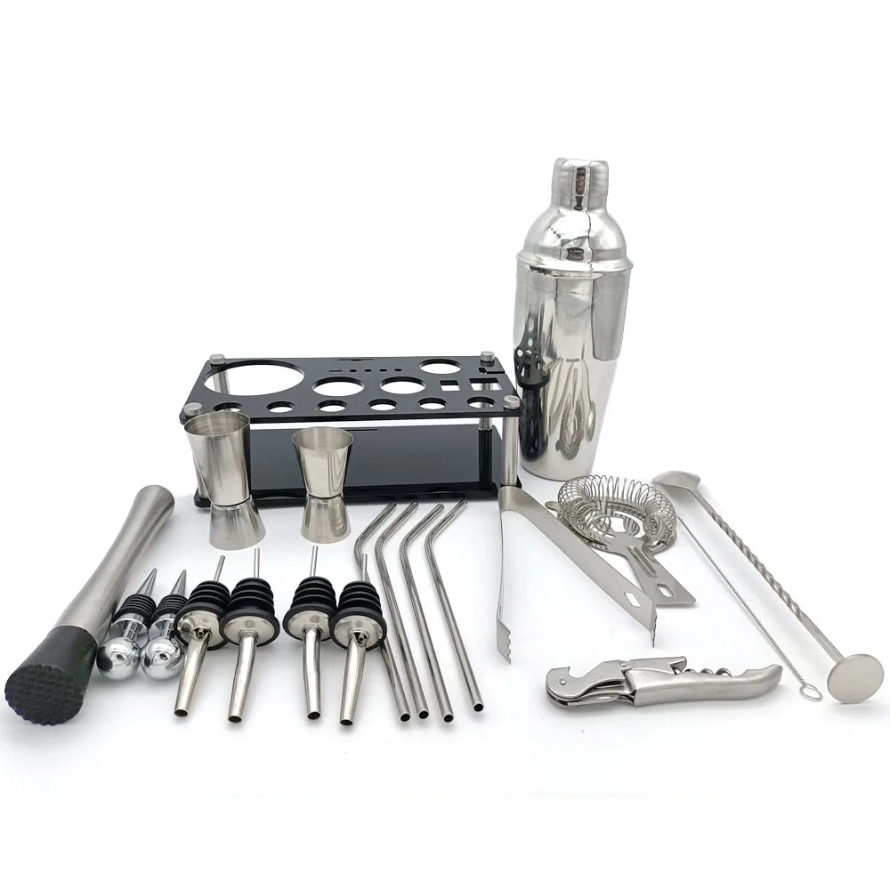 Ensemble des pièces détachées du Set Cocktail Luxe : shaker, doseurs, pailles, pinces et becs verseurs présentés séparément