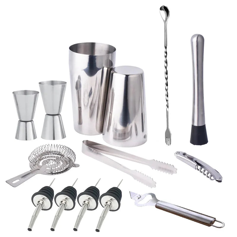 Packshot complet du kit cocktail Boston avec shaker, doseurs, passoire, pince et accessoires en acier inoxydable sur fond blanc