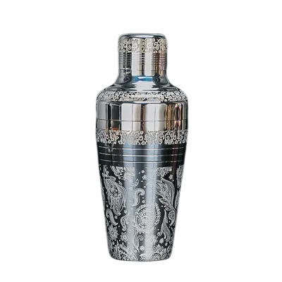 Shaker cocktail argenté gravé de motifs floraux, vue de face sur fond blanc