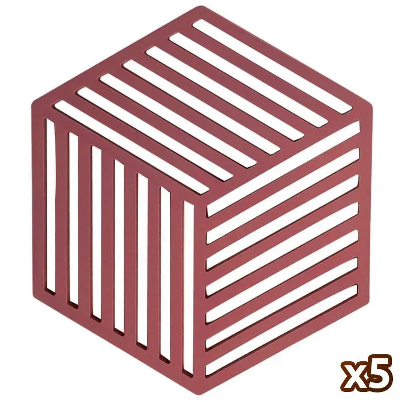Sous-verre hexagonal en silicone rouge brique présenté seul sur fond blanc, vendu par lot de cinq.