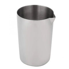 Verre à mélange cocktail en inox vide, vue de face sur fond blanc