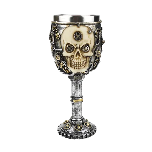 Verre à vin tête de mort steampunk avec engrenages, présenté sur fond blanc